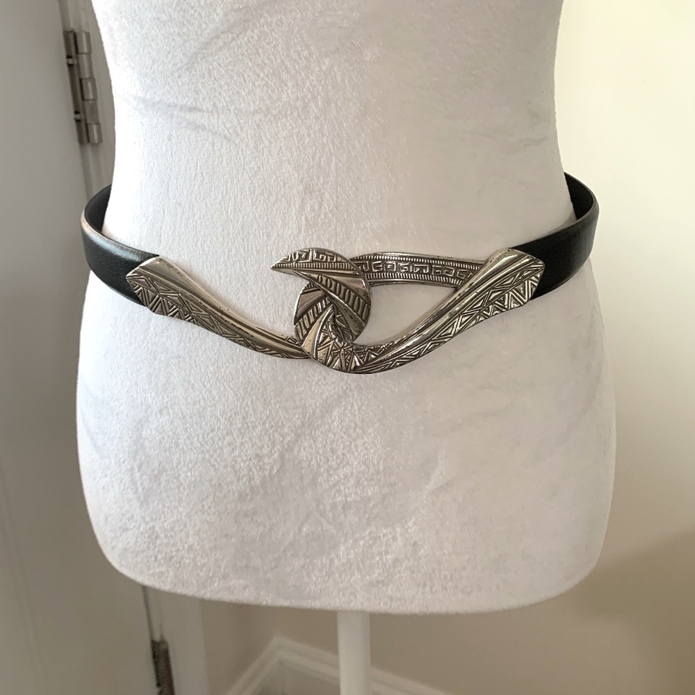Chicos Black Leather Adjustable Belt with Silver Hook Small